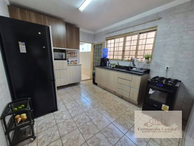 Sobrado, 3 quartos, 217 m² - Foto 2