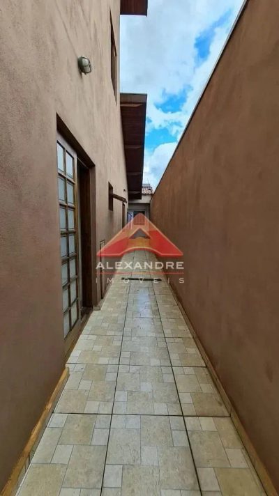 Casa, 3 quartos, 252 m² - Foto 1