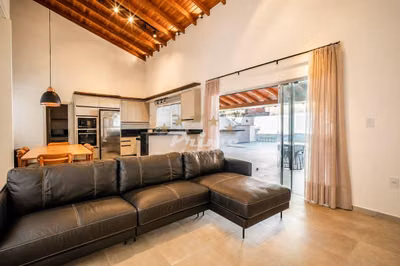 Casa, 3 quartos, 126 m² - Foto 1