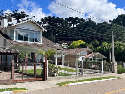 Casa, 3 quartos, 250 m² - Foto 1