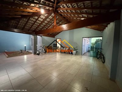 Casa, 3 quartos, 191 m² - Foto 2