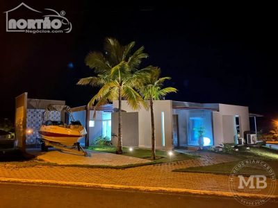 Casa, 3 quartos, 213 m² - Foto 1