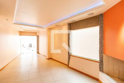 Casa, 3 quartos, 215 m² - Foto 1