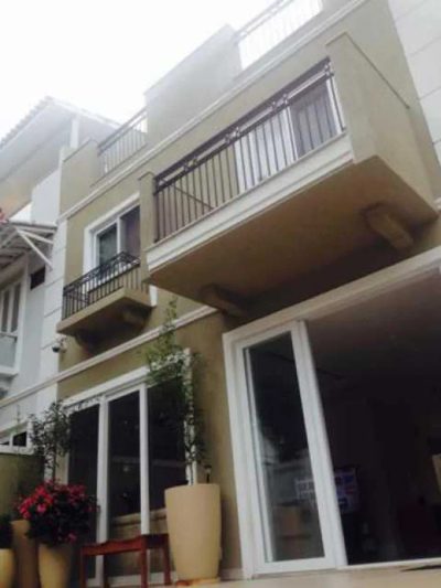 Casa, 4 quartos, 240 m² - Foto 1