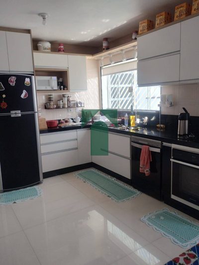 Sobrado, 3 quartos, 203 m² - Foto 1