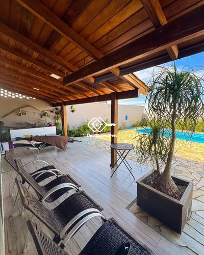 Casa, 4 quartos, 208 m² - Foto 1