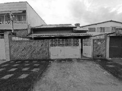 Casa, 2 quartos, 218 m² - Foto 1