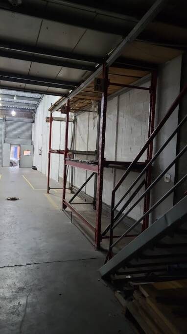 Depósito-Galpão, 300 m² - Foto 1