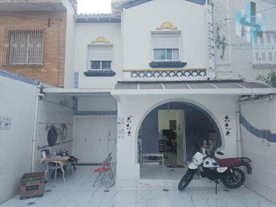 Casa, 4 quartos, 243 m² - Foto 1