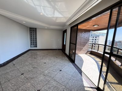 Apartamento, 4 quartos, 198 m² - Foto 2