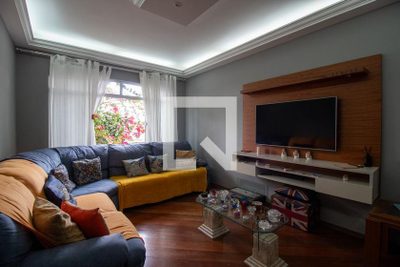 Casa, 4 quartos, 185 m² - Foto 1