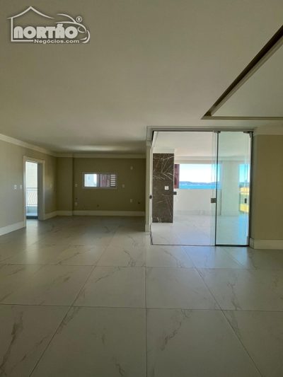 Casa, 4 quartos, 190 m² - Foto 1