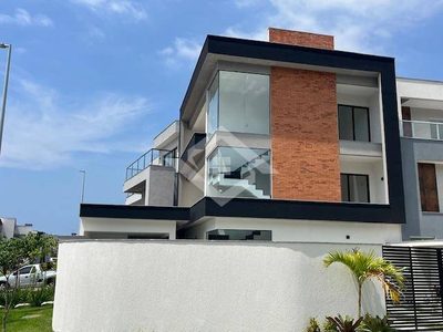 Casa, 3 quartos, 240 m² - Foto 1