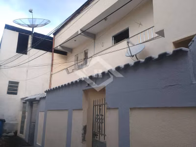 Casa, 2 quartos, 400 m² - Foto 1