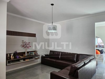Casa, 4 quartos, 212 m² - Foto 1