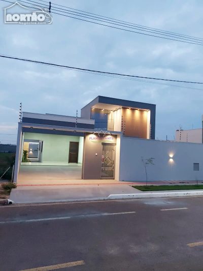 Casa, 4 quartos, 138 m² - Foto 1