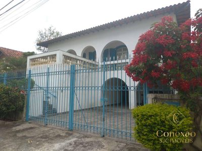 Sobrado, 3 quartos, 270 m² - Foto 1