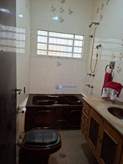 Casa, 3 quartos, 222 m² - Foto 1