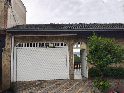 Casa, 3 quartos, 223 m² - Foto 1