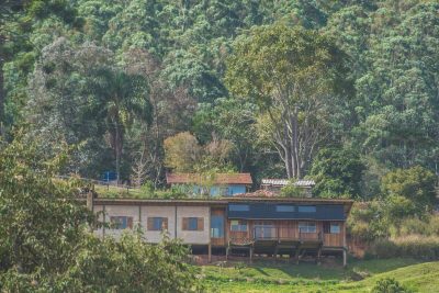 Chácara, 4 quartos, 1500 m² - Foto 1
