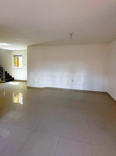 Casa, 2 quartos, 210 m² - Foto 1