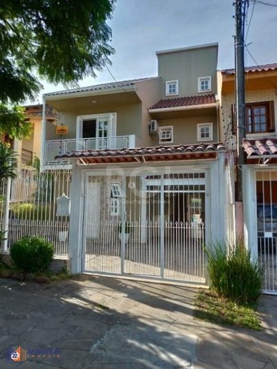 Casa, 3 quartos, 231 m² - Foto 1
