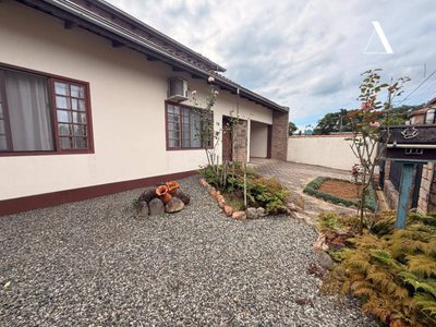 Casa, 4 quartos, 240 m² - Foto 2