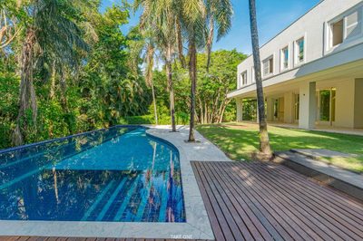 Casa, 6 quartos, 2660 m² - Foto 1