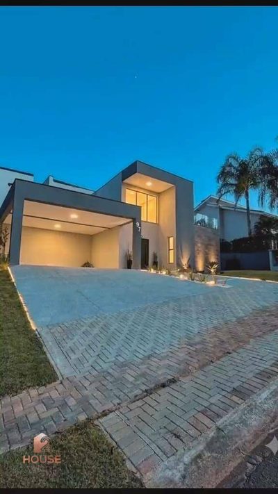 Sobrado, 4 quartos, 319 m² - Foto 1