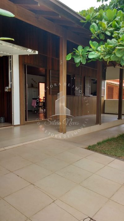Casa, 4 quartos, 180 m² - Foto 1