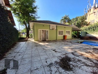 Casa, 4 quartos, 245 m² - Foto 1