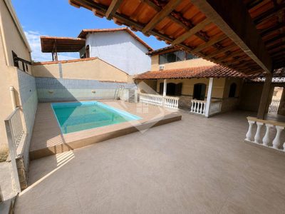 Casa, 4 quartos, 200 m² - Foto 1