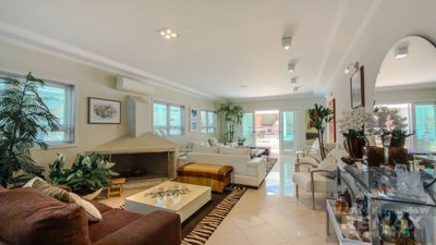 Casa, 4 quartos, 348 m² - Foto 1