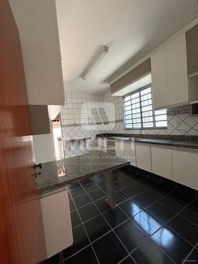 Casa, 5 quartos, 230 m² - Foto 3
