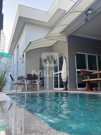 Casa, 3 quartos, 189 m² - Foto 1