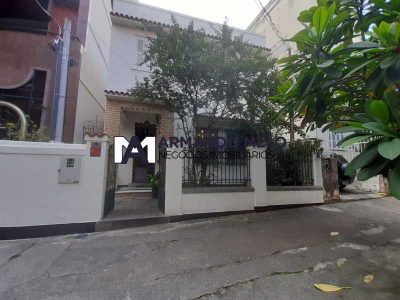 Casa, 4 quartos, 236 m² - Foto 1