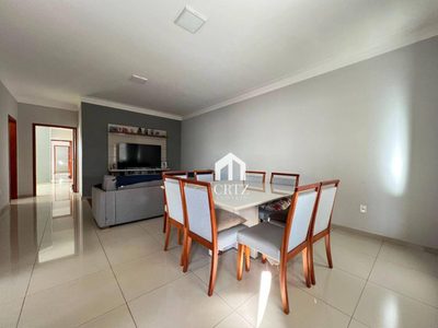 Casa, 3 quartos, 230 m² - Foto 2