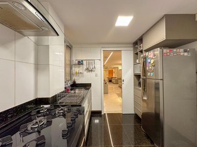 Apartamento, 3 quartos, 189 m² - Foto 2