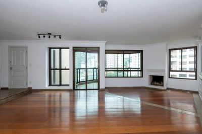 Apartamento, 3 quartos, 184 m² - Foto 1