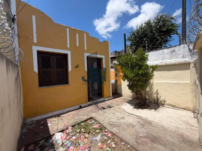 Casa, 2 quartos, 200 m² - Foto 1