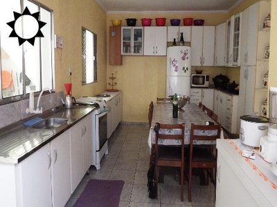 Casa, 3 quartos, 200 m² - Foto 1