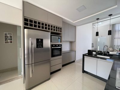 Casa, 3 quartos, 330 m² - Foto 4