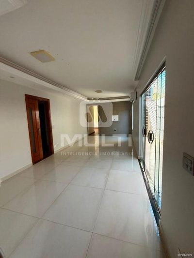 Casa, 3 quartos, 220 m² - Foto 2