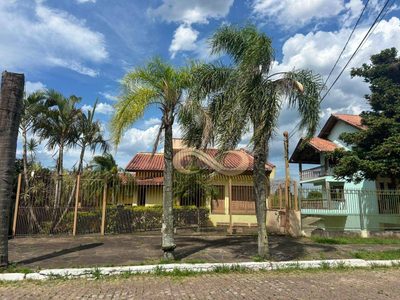 Casa, 4 quartos, 219 m² - Foto 1