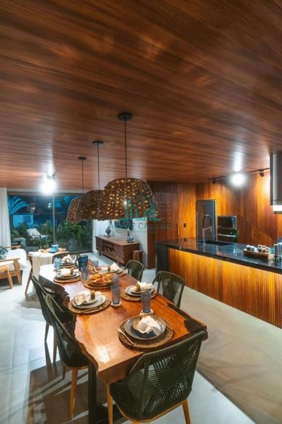 Casa, 4 quartos, 220 m² - Foto 1