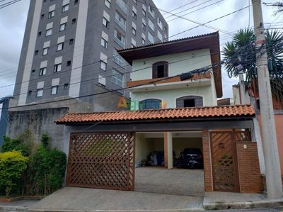Sobrado, 4 quartos, 240 m² - Foto 1