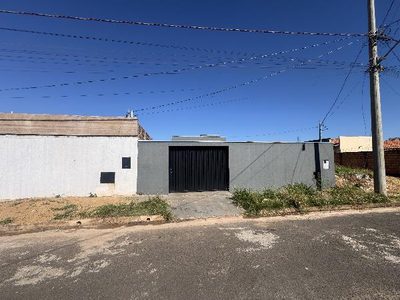 Casa, 2 quartos, 331 m² - Foto 1