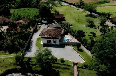 Chácara, 3 quartos, 2441 m² - Foto 1