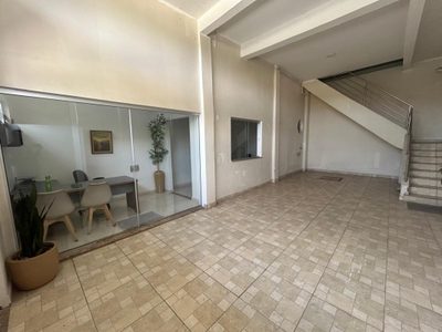 Casa, 2 quartos, 240 m² - Foto 1