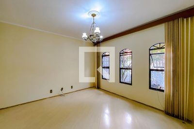 Casa, 2 quartos, 180 m² - Foto 1